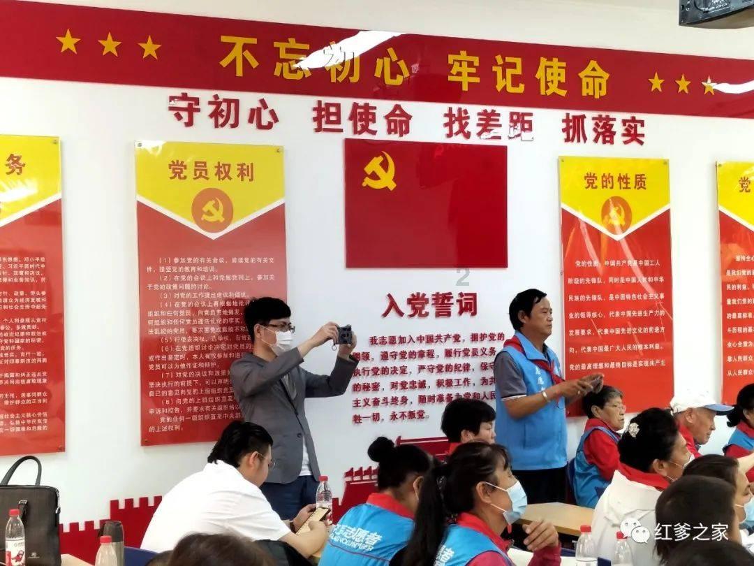 人脉!利雅得胜利晚宴,郭靖宇、岳丽娜&杨志刚与C罗同桌