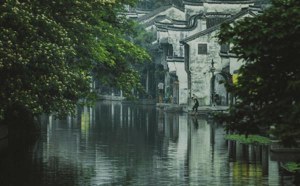 逃离可爱村落